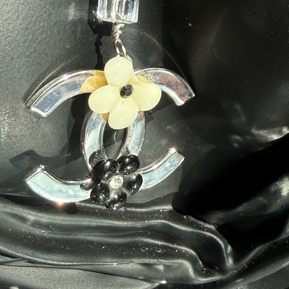 CHANEL Silver and Black Pendant Necklace - Picture 9 of 9
